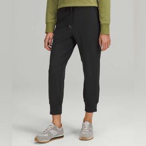 Lululemon Ready to Rulu High-Rise Cropped Jogger
Black size 2 soft comfy